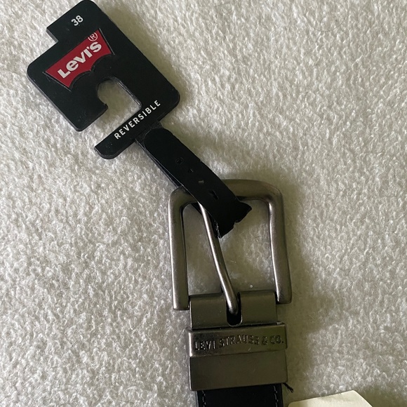 Levi’s Reversible Belt - Picture 2 of 5